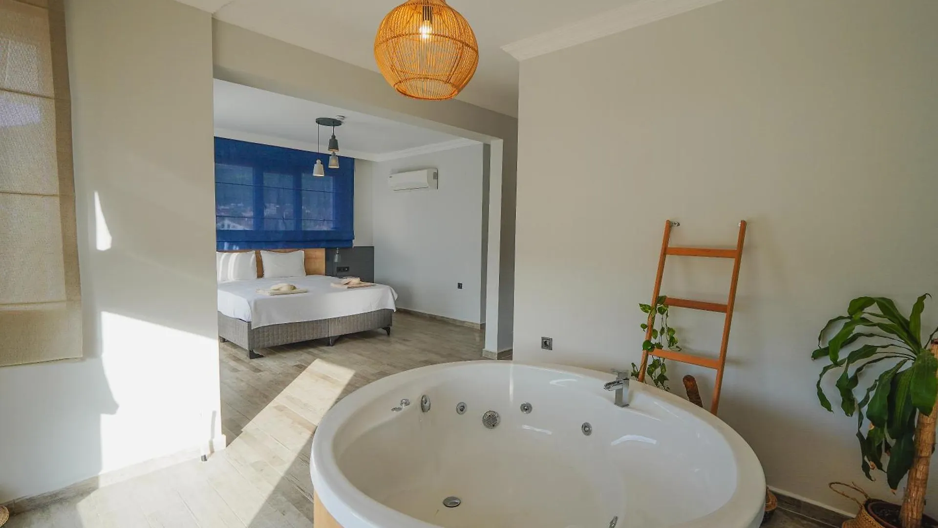 Villa Pelit - 4 Yatak Odali Saunali Havuzlu Villa Fethiye