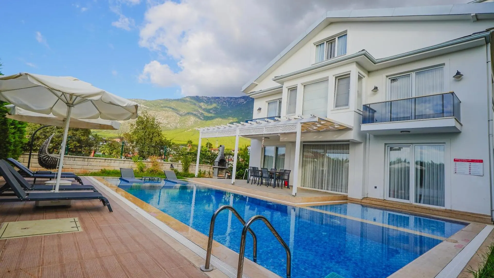 Villa Pelit - 4 Yatak Odali Saunali Havuzlu Villa Fethiye