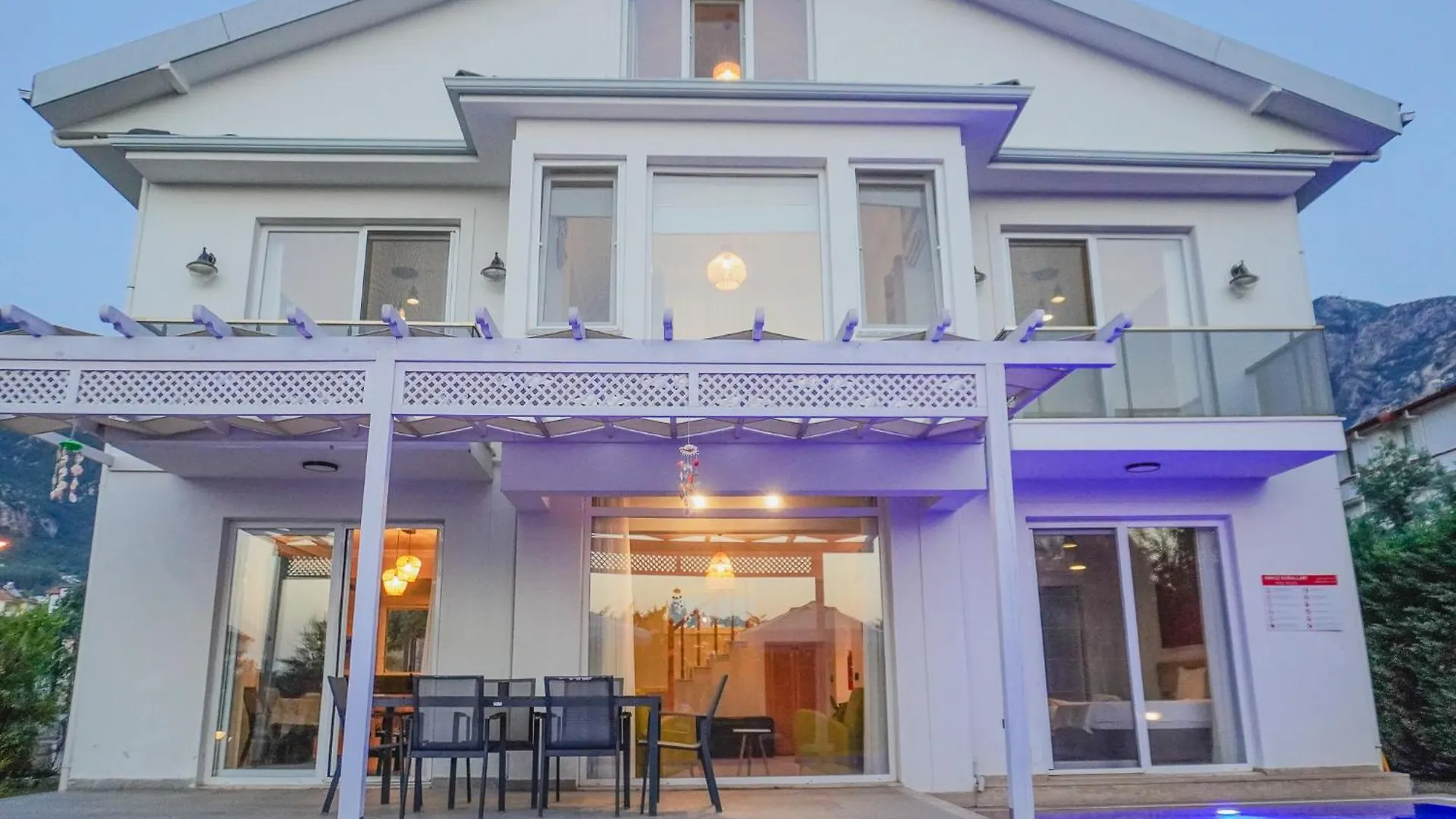 Villa Pelit - 4 Yatak Odali Saunali Havuzlu Villa Fethiye