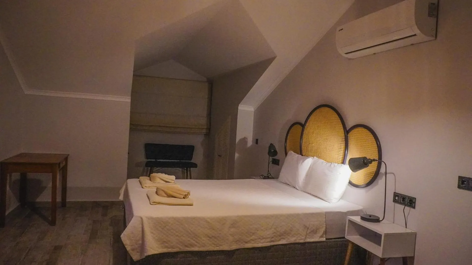 Villa Pelit - 4 Yatak Odali Saunali Havuzlu Villa Fethiye